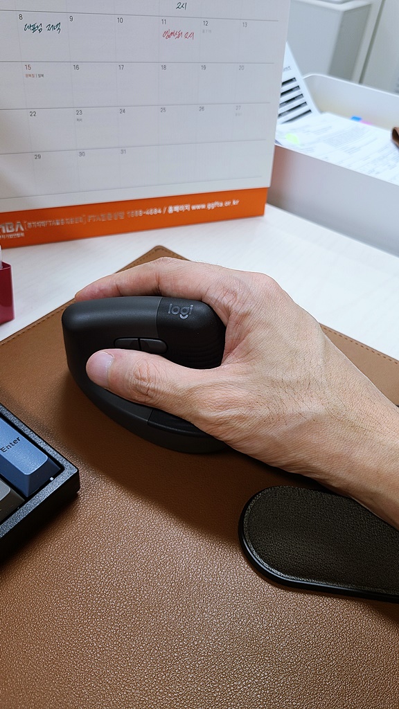 MX-VERTICAL과-로지텍-LIFT-비교