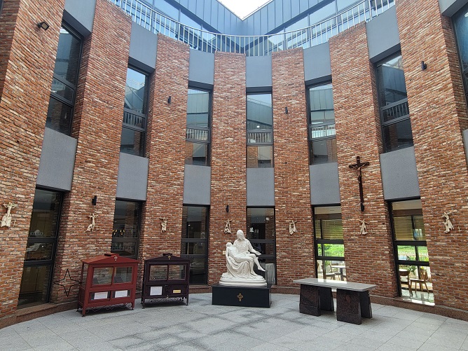 김포 청수성당 피에타 성모동산