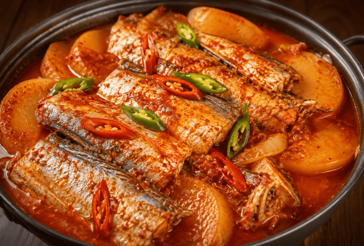 매콤하게 생긴 갈치조림