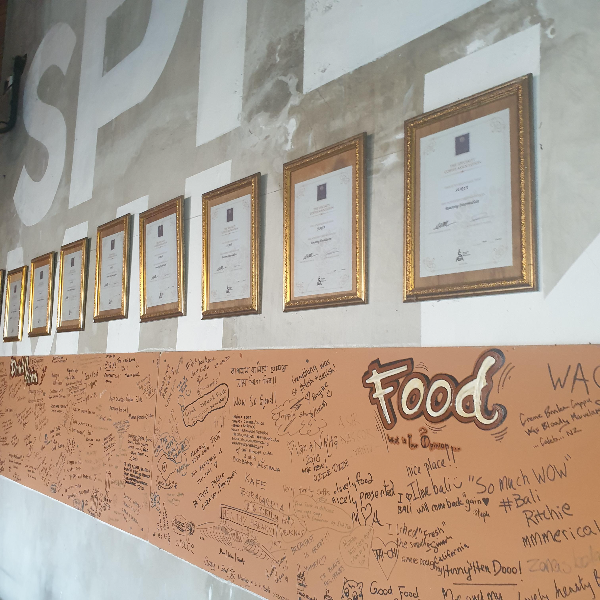 데일리 그라인드 커피(Daily Grind Coffee Shop & Roastery): 발리 짱구 지역 카페 ③_커피 관련 자격증