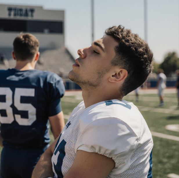 경기 직전 심호흡하며 집중하는 선수의 모습