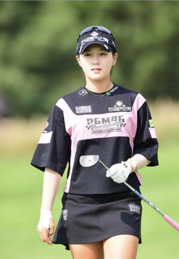 박현경 프로 나이 프로필 고향 학력 가족 우승 기록 및 JLPGA 어스 몬다민컵 선두 도약 분석