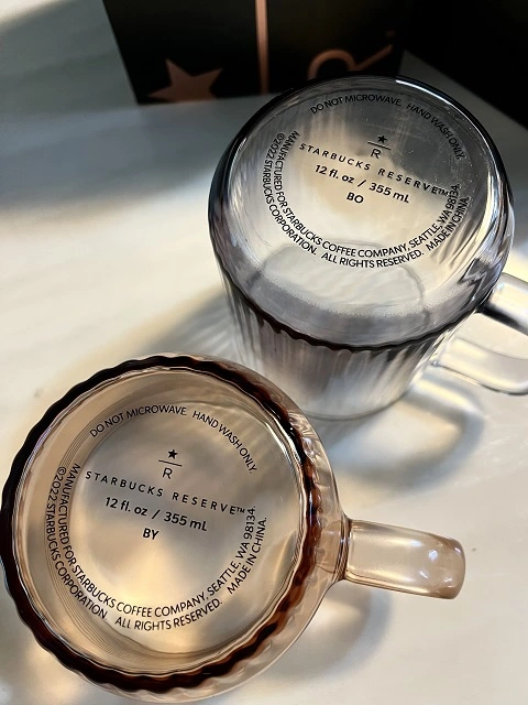 355mL 용량의 스타벅스 유리컵