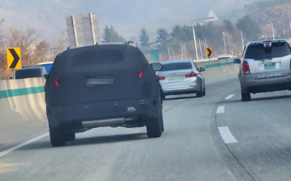 고속도로-승용차-3대