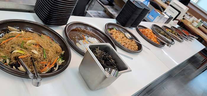 셀프 반찬 코너