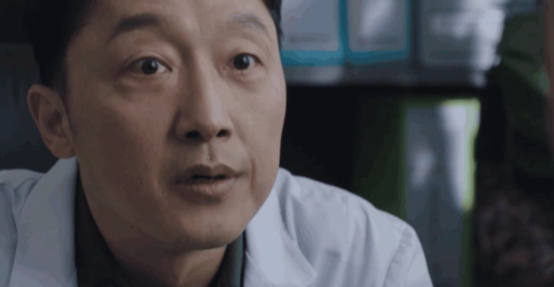 신병3 4화 줄거리 리뷰 속 군의관 모습