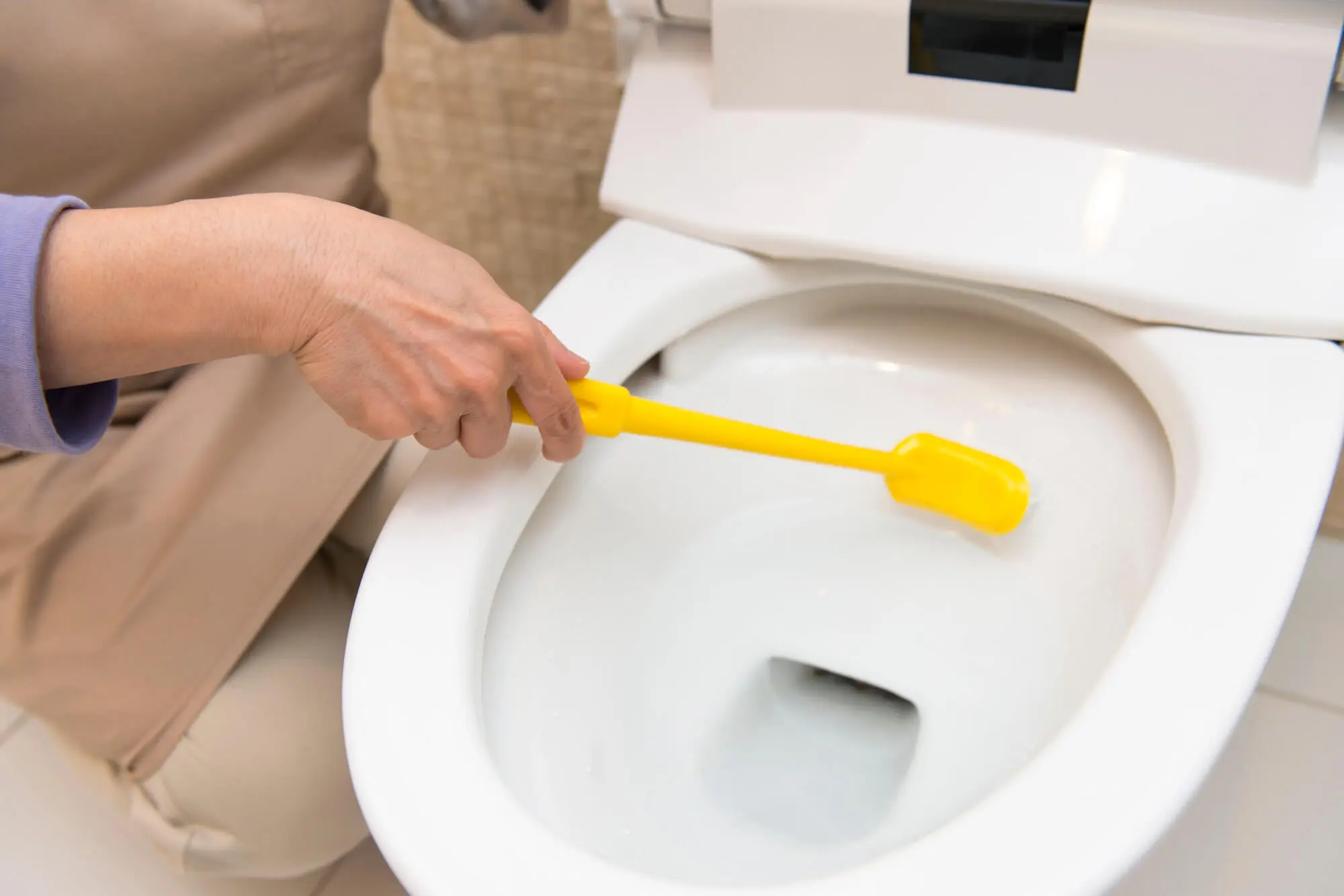 화장실 변기 욕실 빨간 물때