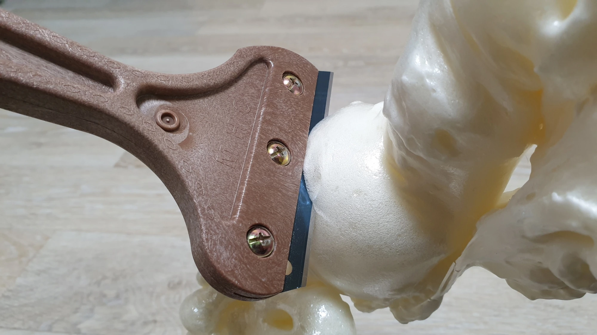 우레탄폼 굳은 상태