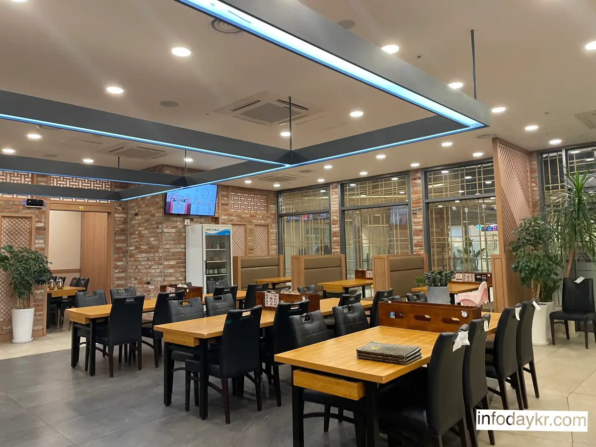 거궁-광교점-내부-좌석1