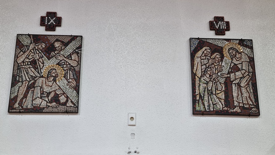 목포 대성동성당 십자가의 길입니다. 모자이크 기법을 사용하였네요.