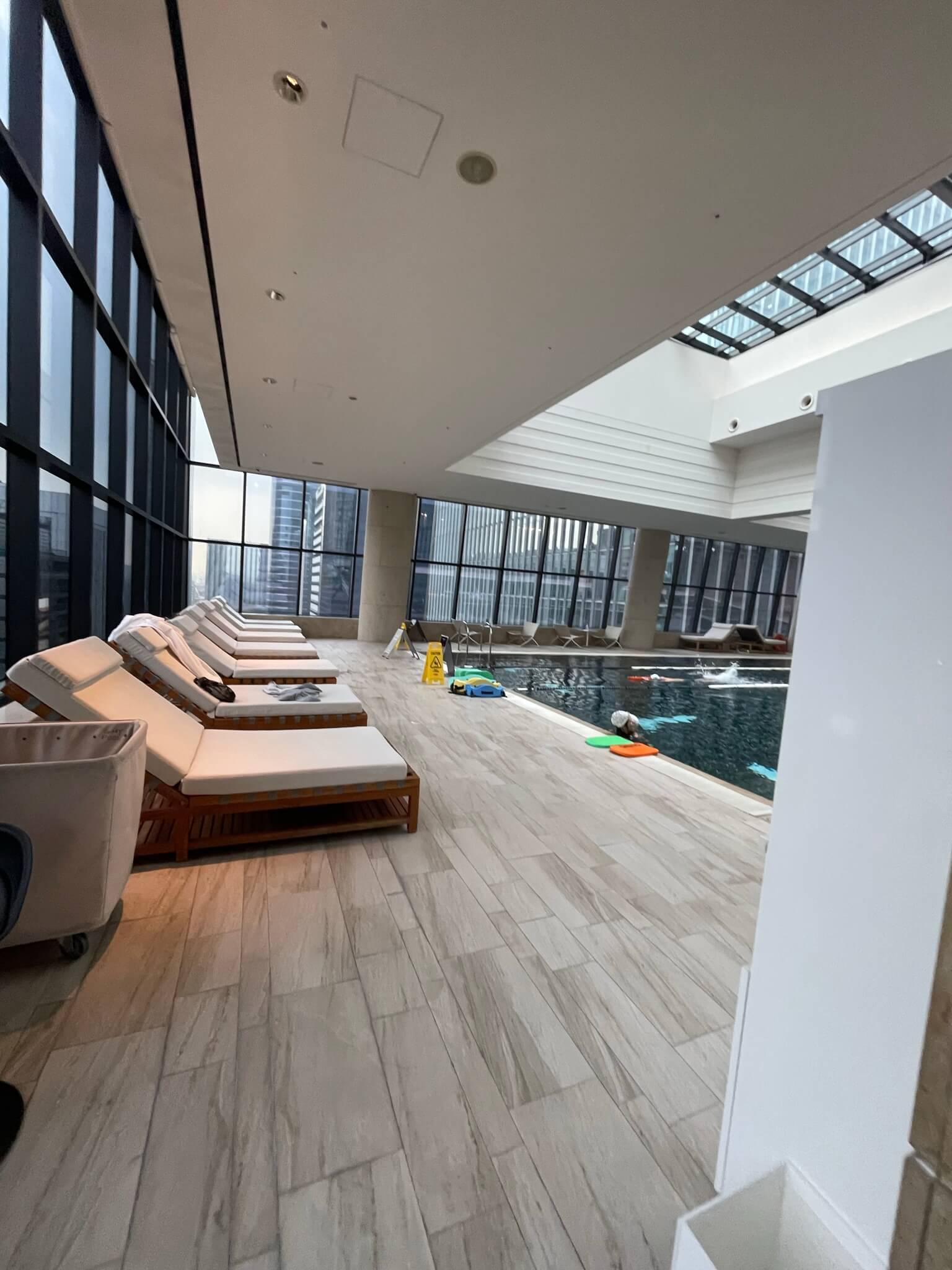 콘래드호텔 수영장