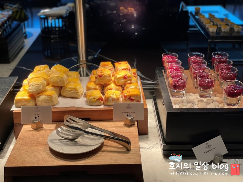 방콕 신돈캠핀스키 이그제큐티브 라운지 애프터눈티 뷔페