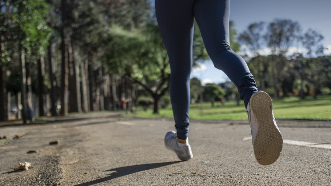 얼굴 콜라겐 생성과 리프팅, 피부 재생은 결국 땀과 운동이 답이다 라는 점을 설명하는 사진
