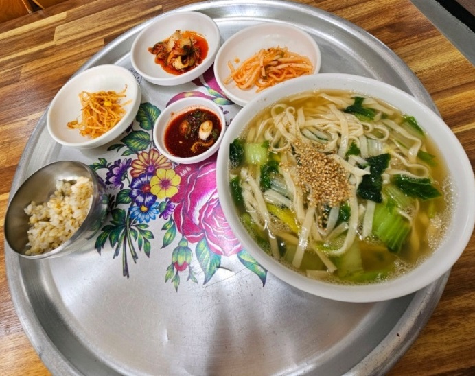 백반기행-문경-보리밥-칼국수