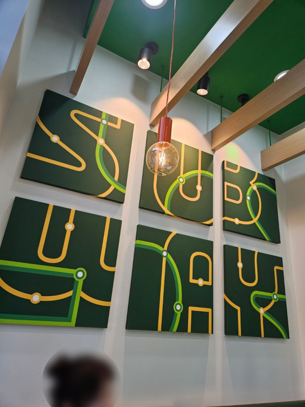 서브웨이 매장 인테리어