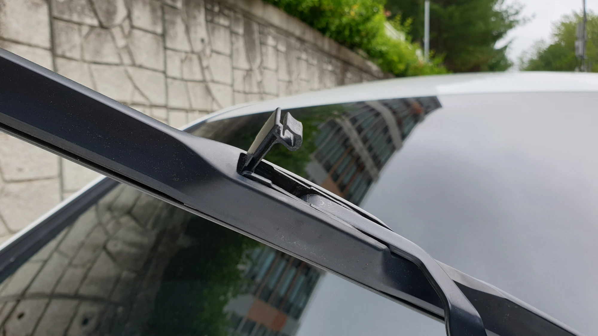 와이퍼 안전고리 열린 모습