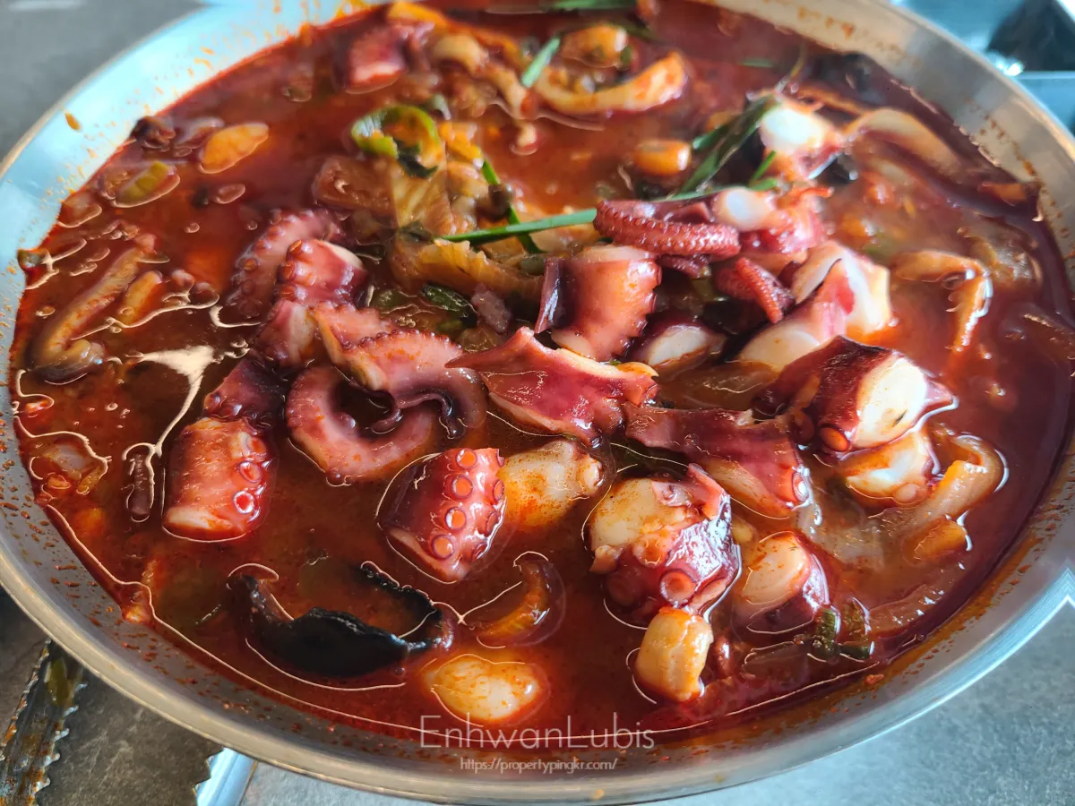 문어-다리를-잘라-놓은-짬뽕