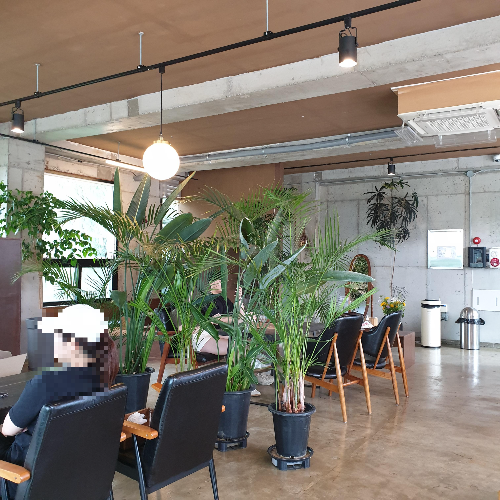 임종호 커피 파주점 (feat. 파주 모드니 본점)_임종호 커피 파주점_2층_테이블