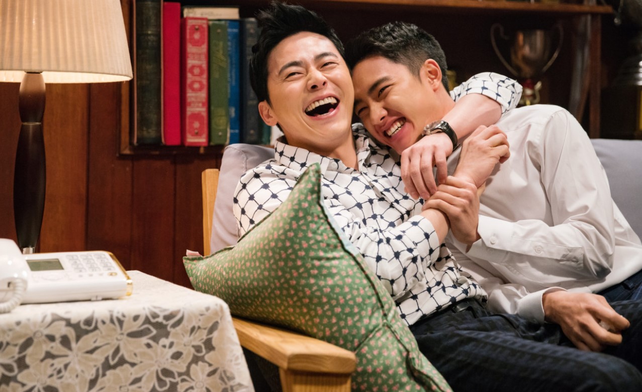 영화 형 조정석 도경수 형제 스틸컷 메인 대표 이미지