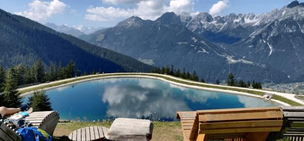 서유럽 럭셔리 vs 가성비 여행: 당신의 선택은?