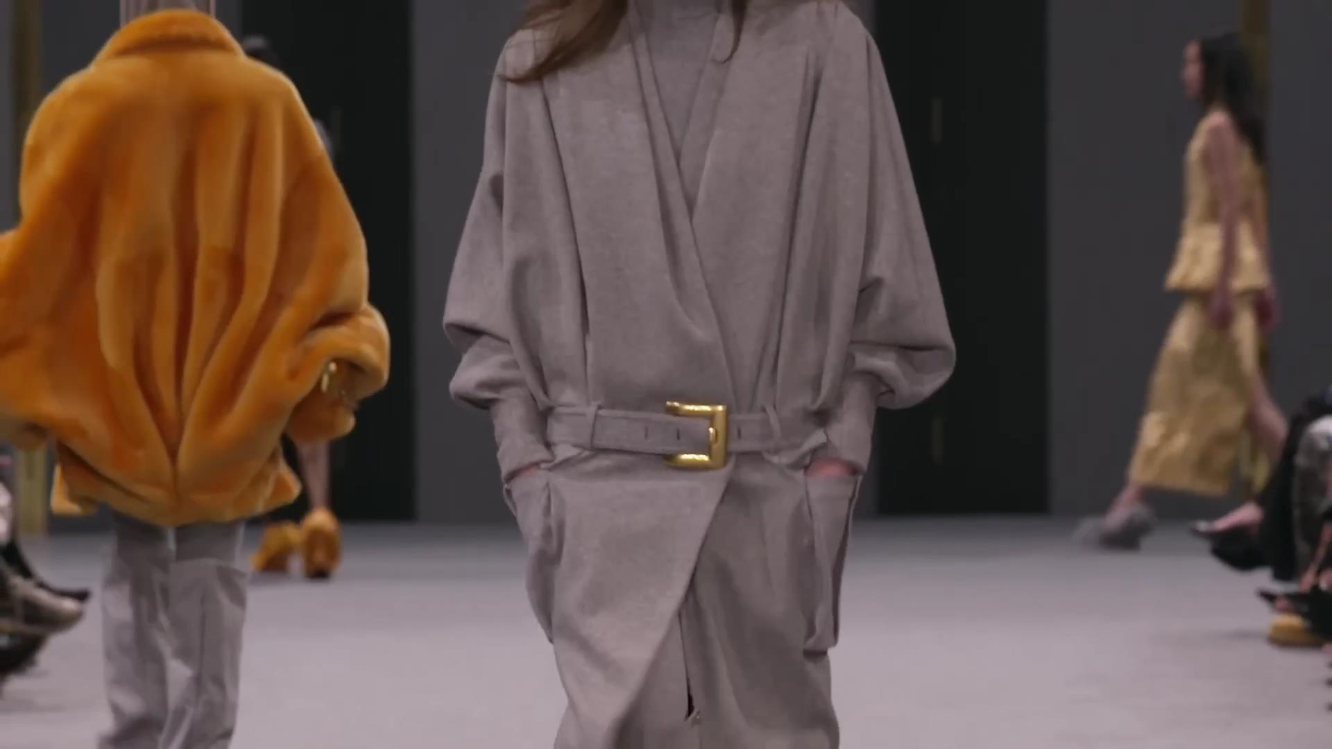 와이드 벨트의 다각적 활용