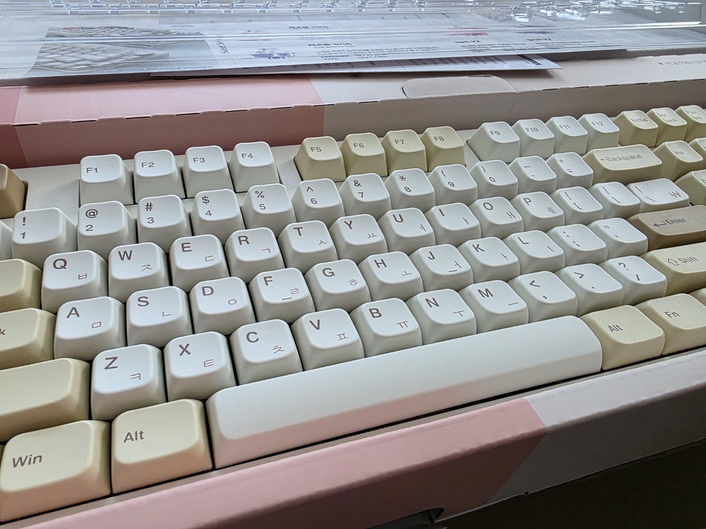 그루브스톤 gv10 인절미 저소음 코랄축 38g 처음 써보는 기계식 키보드