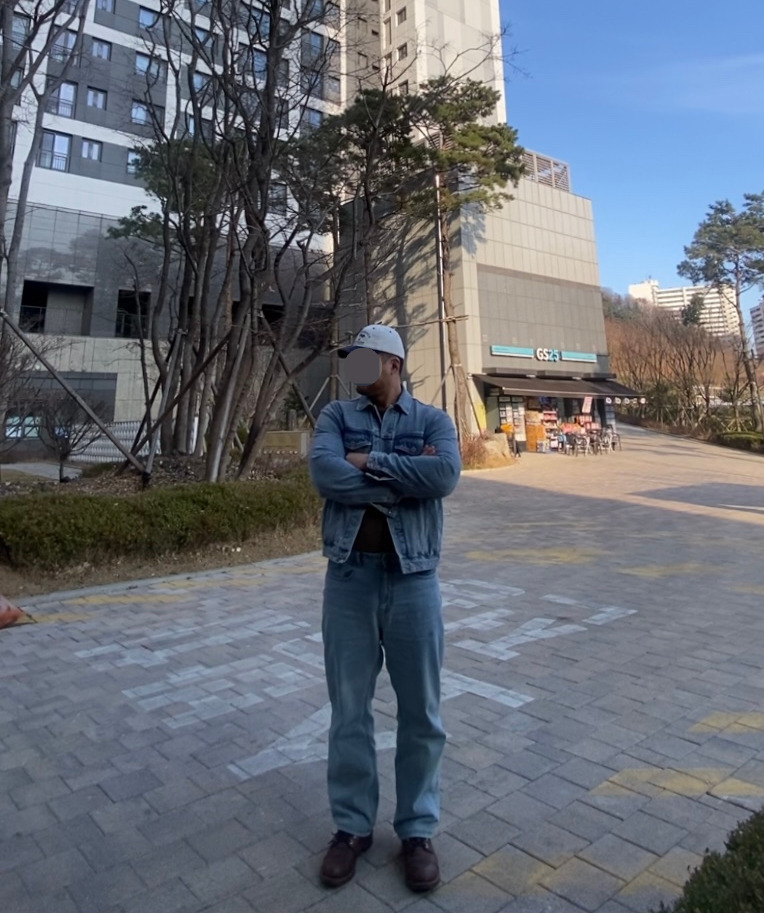데일리룩('26. 3. 13.)조이스베케이션 투톤 볼캡, 무신사스탠다드 데님 트러커 청재킷, 유니클로 와플헨리넥, 무신사스탠다드 레귤러핏 데님 팬츠, 레드윙 아이언레인저 앰버하니스