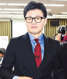 한동훈 비대위원장의 숨막히는 김건희 리스크