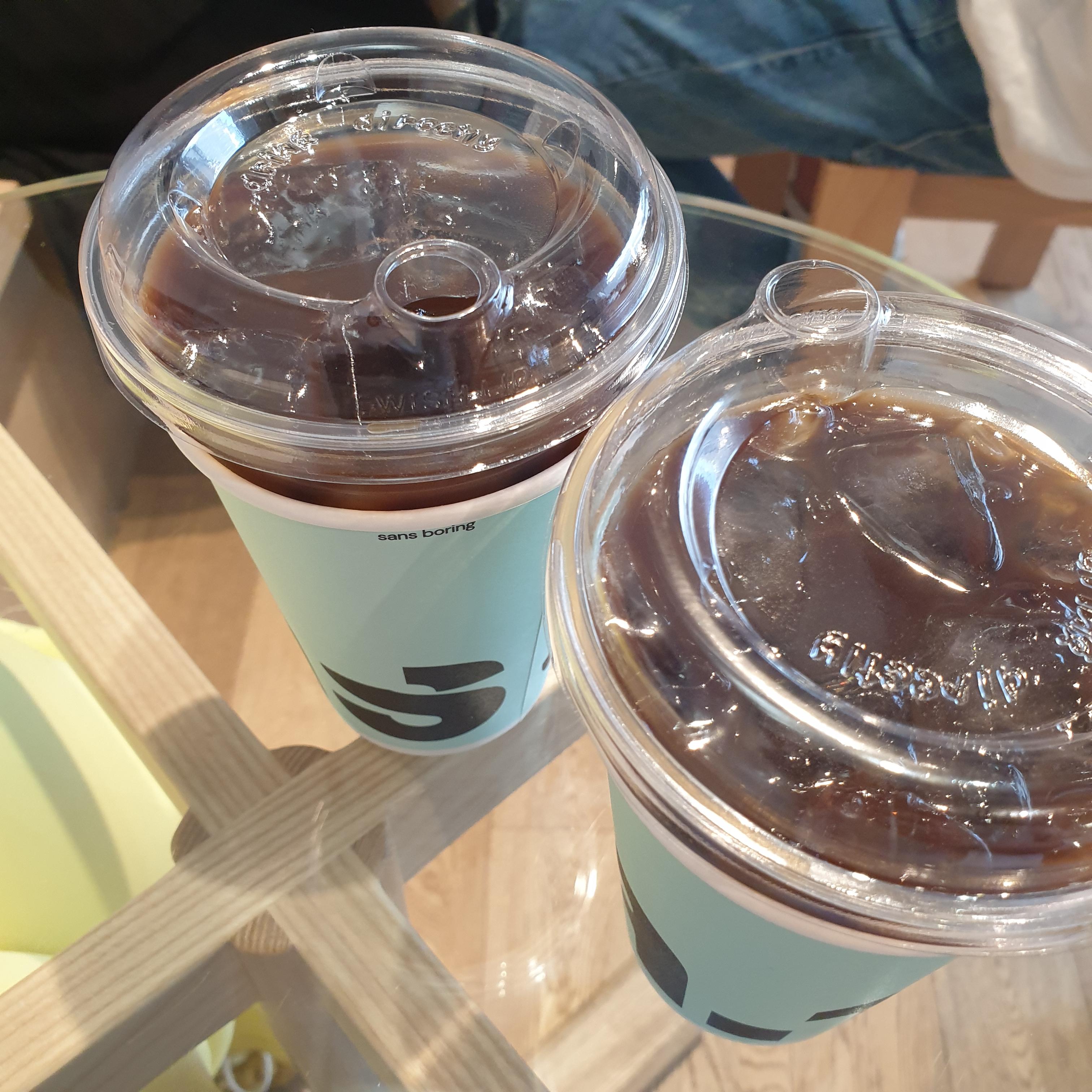 산스 커피(SANS COFFEE), 익선동 카페에서 만난 대체커피_산스-메리카노 아이스 두 잔