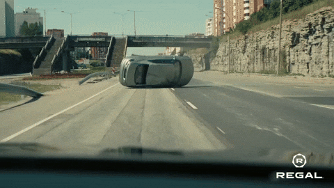 테넷-인버전-된-자동차-gif