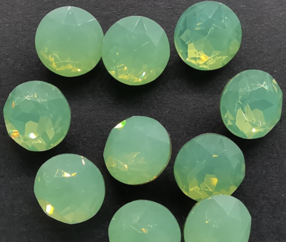 탄자니아 콘도아 지역의 새로운 녹색 보석