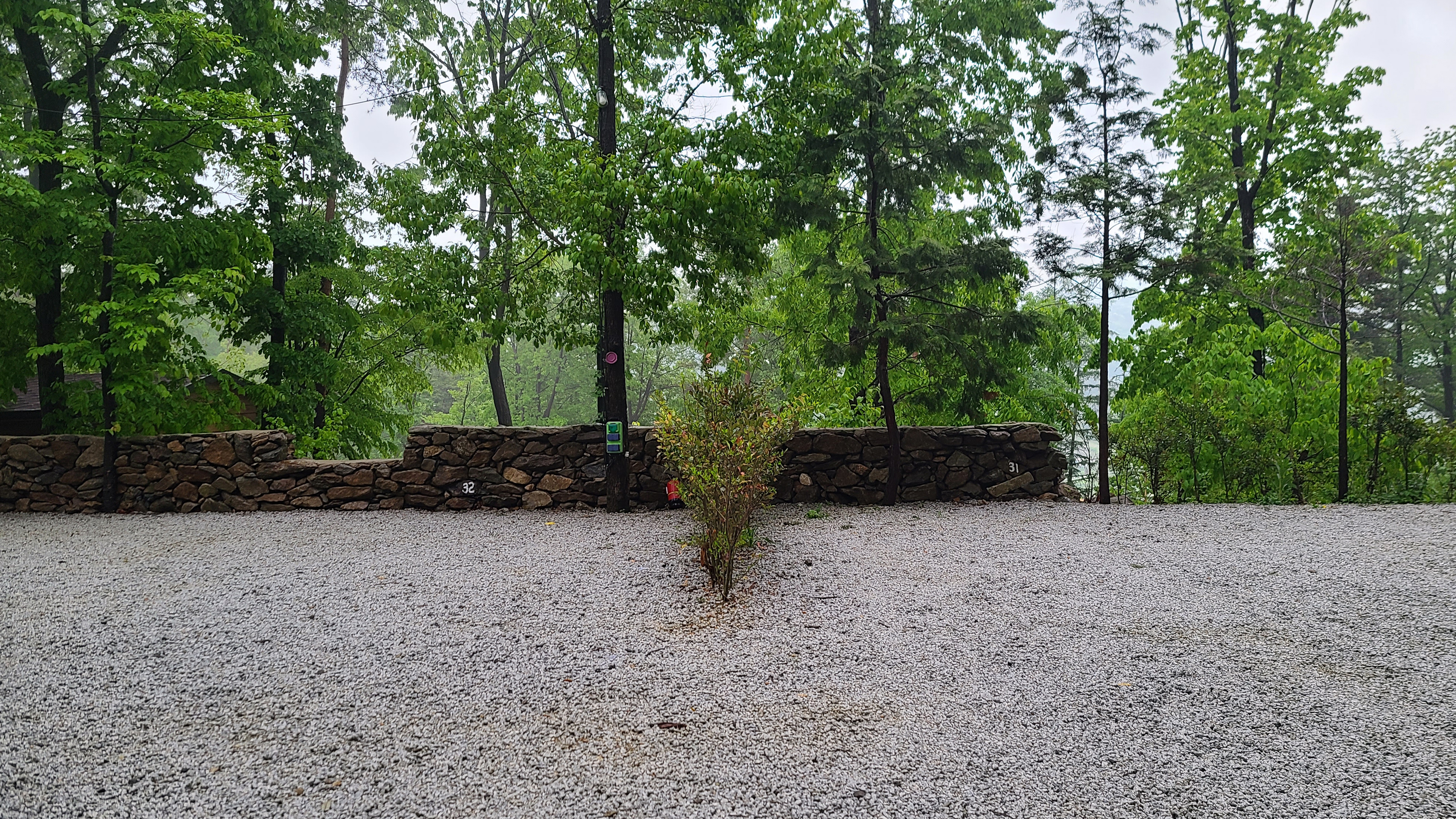 산중 숲속 오토캠핑장