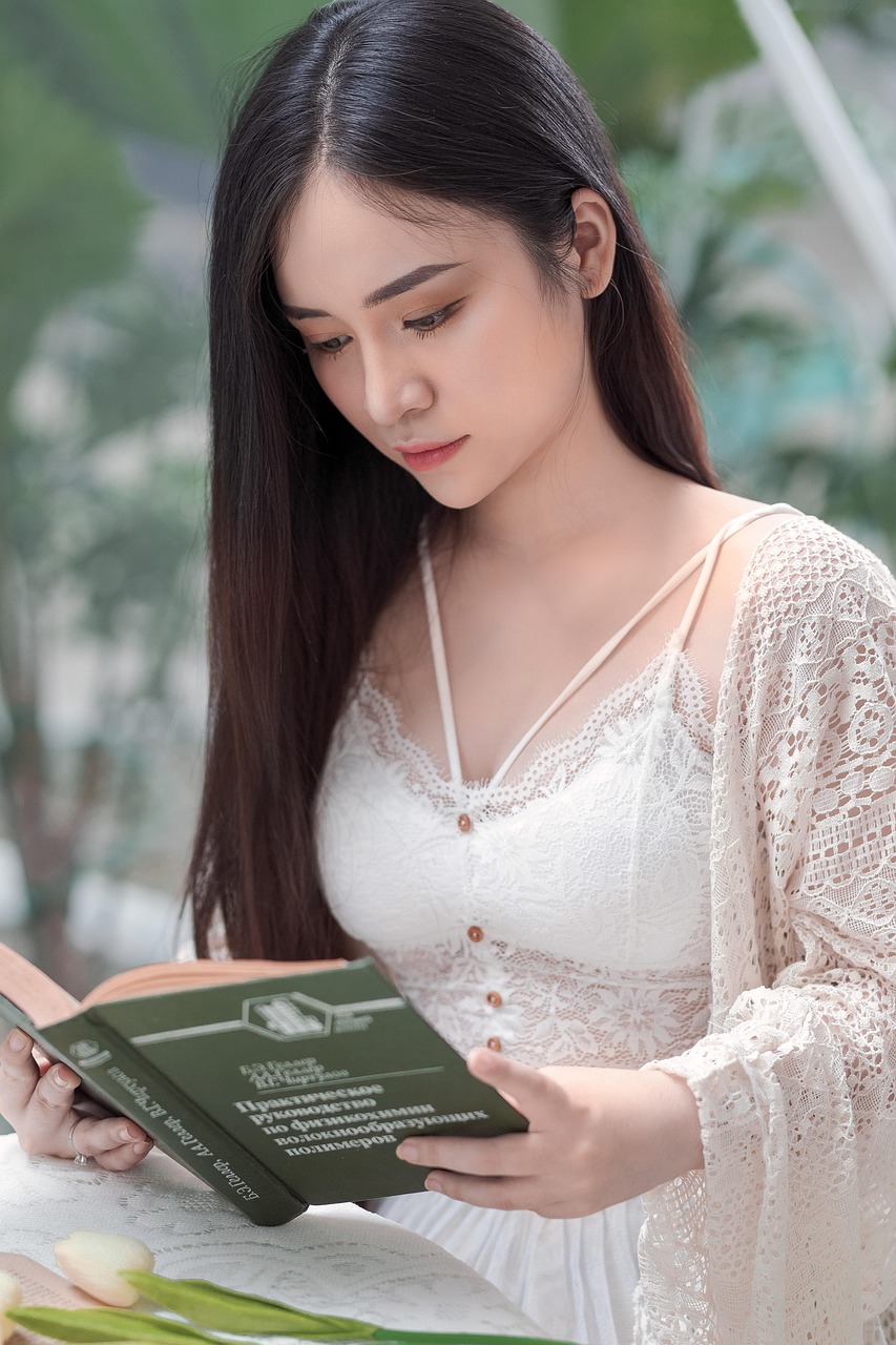 thoughtful reading 관련 사진