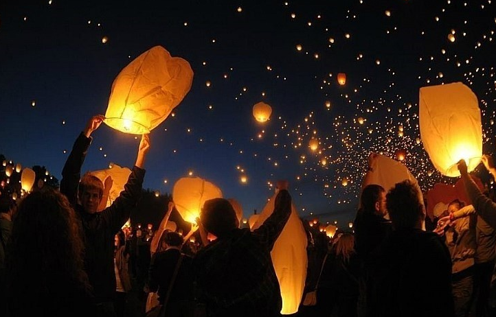 태국의 빛나는 축제 : 로이크라통(Loi Krathong)