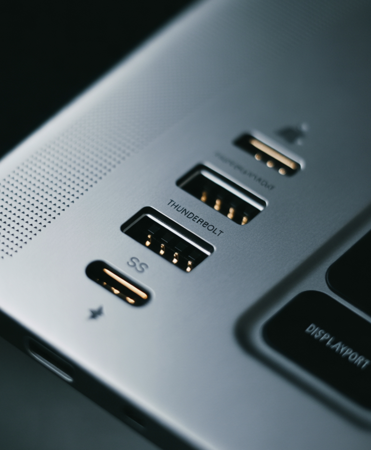 비밀 암호 읽기: 포트 옆 기호를 확인하세요