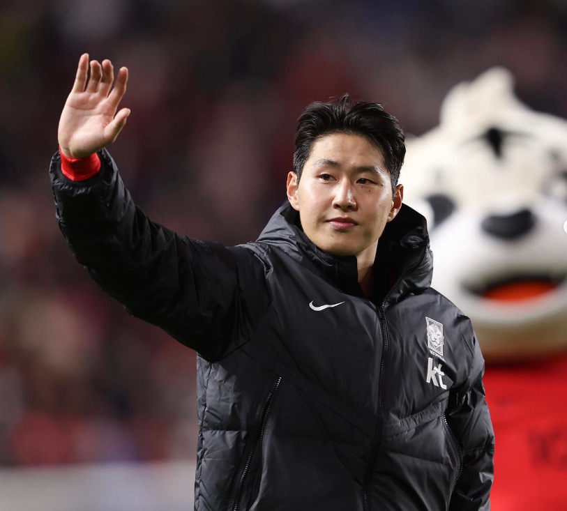 손흔드는 이강인