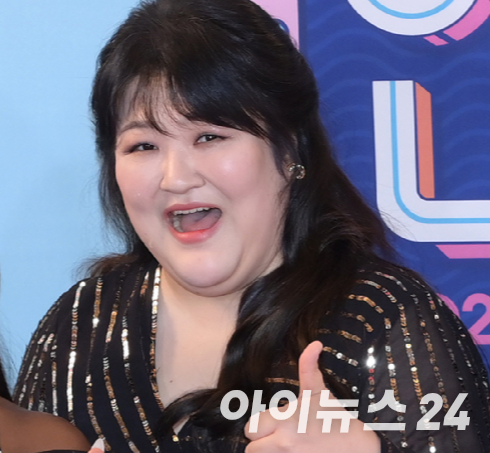 지난 2022년 '전지적 참견 시점' 코미디언 이국주가 서울 마포구 상암동 MBC 사옥에서 열린 2022 MBC 방송연예대상 시상식 포토월 행사에 참석하고 있다. [사진=정소희 기자]