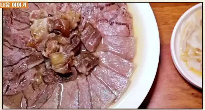 식객 허영만 백반기행 정시아 한우곰탕 한우 수육 공주 맛집 소개