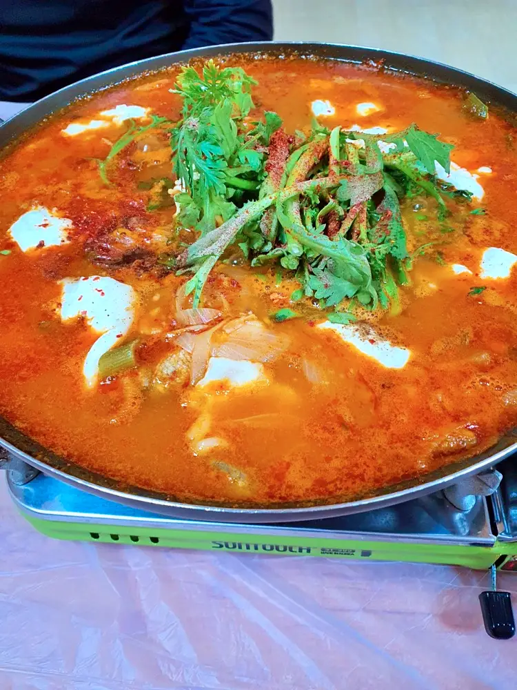갓 잡아 신선한 산천어 요리 한 상 산천어회, 산천어반건조, 산천어매운탕, 산천어구이 강원 화천 맛집