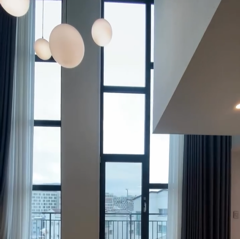 경기도 광주시에 있는 수직형 타운하우스로 모던한 인테리어로 층간 소음 걱정 없이 로망를 즐길수 있는 편안한 집 입니다.