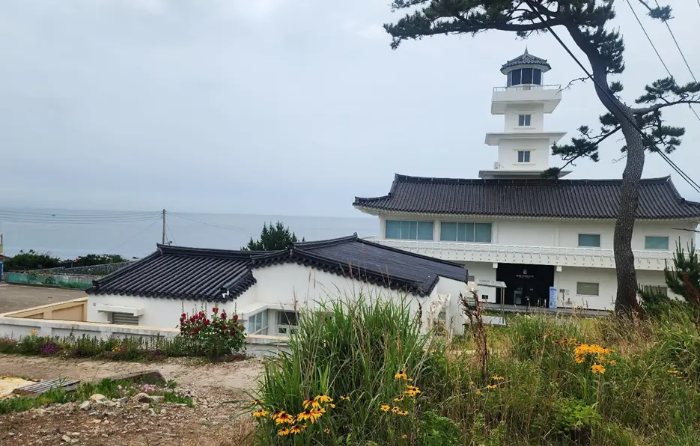 송대말-등대-전경