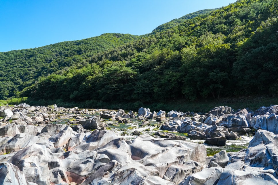 청송 백석탄계곡 포트홀