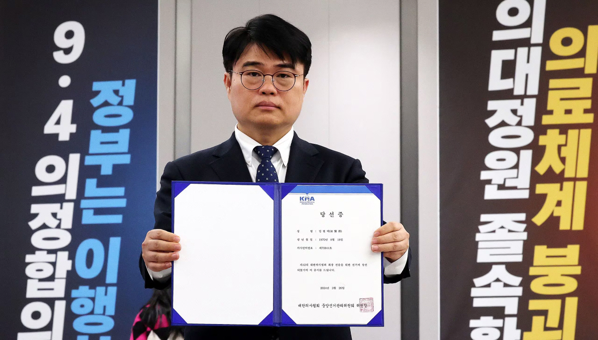 대한의사협회 임현택 신임 회장 선출, 윤석열 정부와 강대강 대치 상황에서 투쟁 동력 끌어올린다 대한의사협회 임현택 신임 회장 선출, 윤석열 정부와 강대강 대치 상황에서 투쟁 동력 끌어올린다