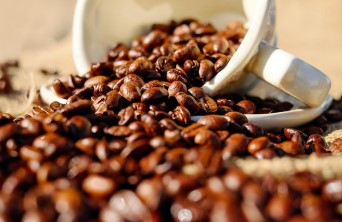 커피 하루 두 잔&amp;#44; 여성 인지 기능&middot;신체 건강에 &lsquo;효자&rsquo;