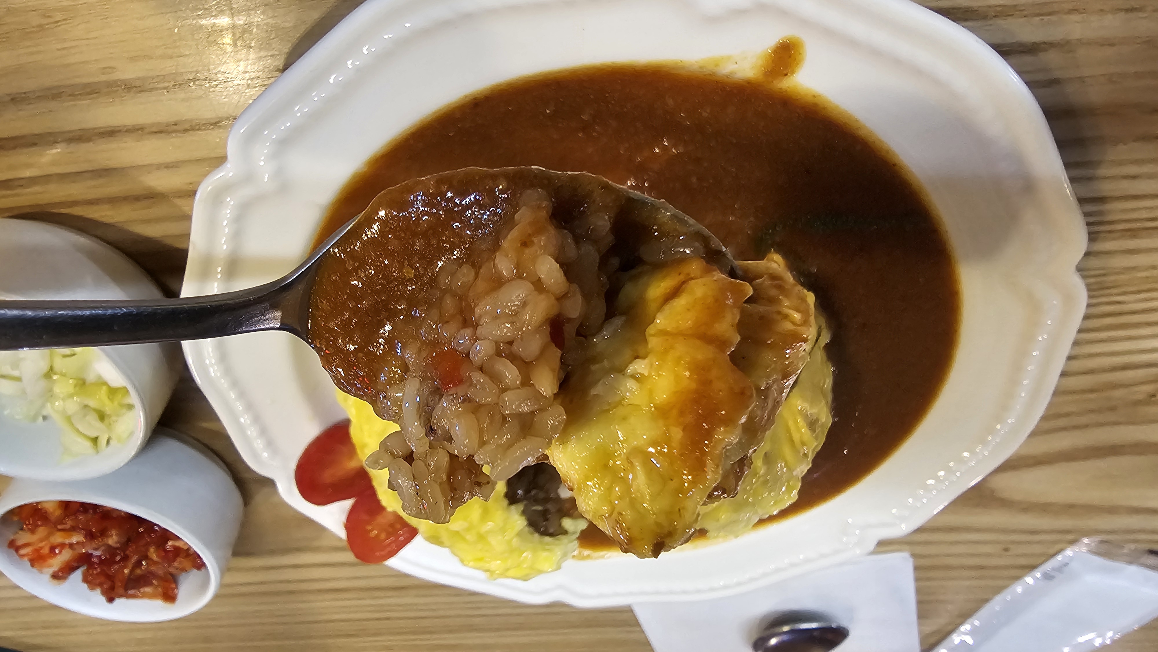 계란이 부드럽고 소스가 맛있어요