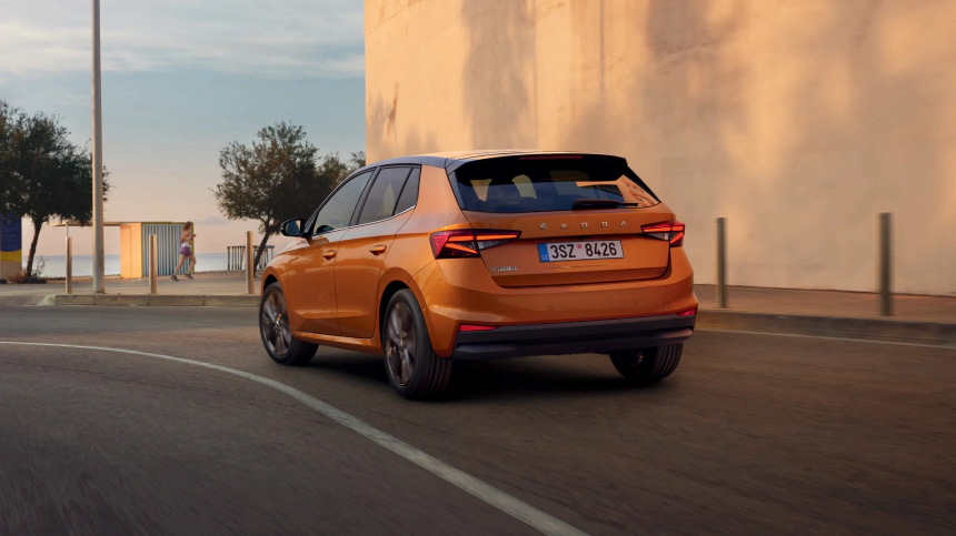 스코다 파비아 후면