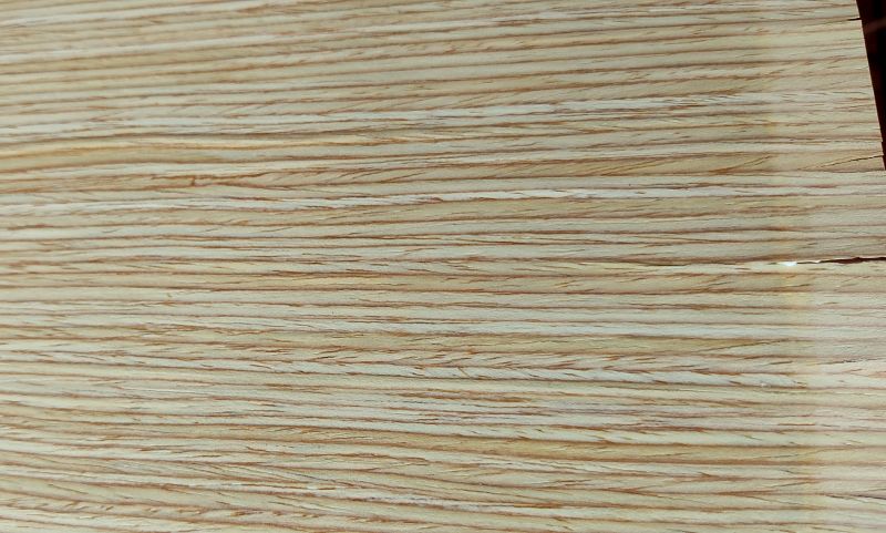 무늬목 이어붙이기 완료사진 나무결이랑 맞춰져 연결부위가 거의 티나지 않음