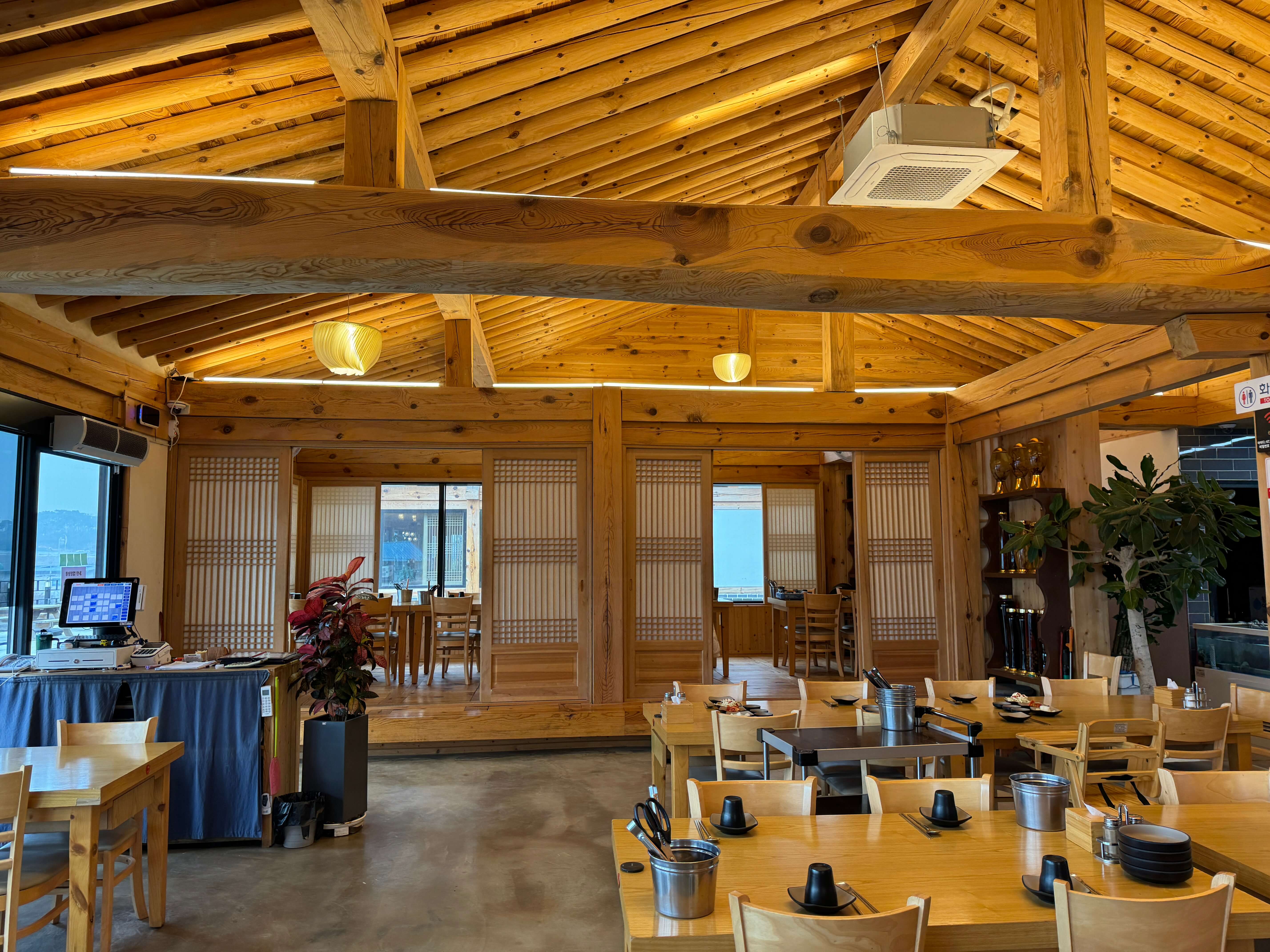 한옥 카페 선은재 삼계탕