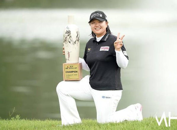 KG 레이디스 오픈 우승자 신다인 KIPGA 2연패