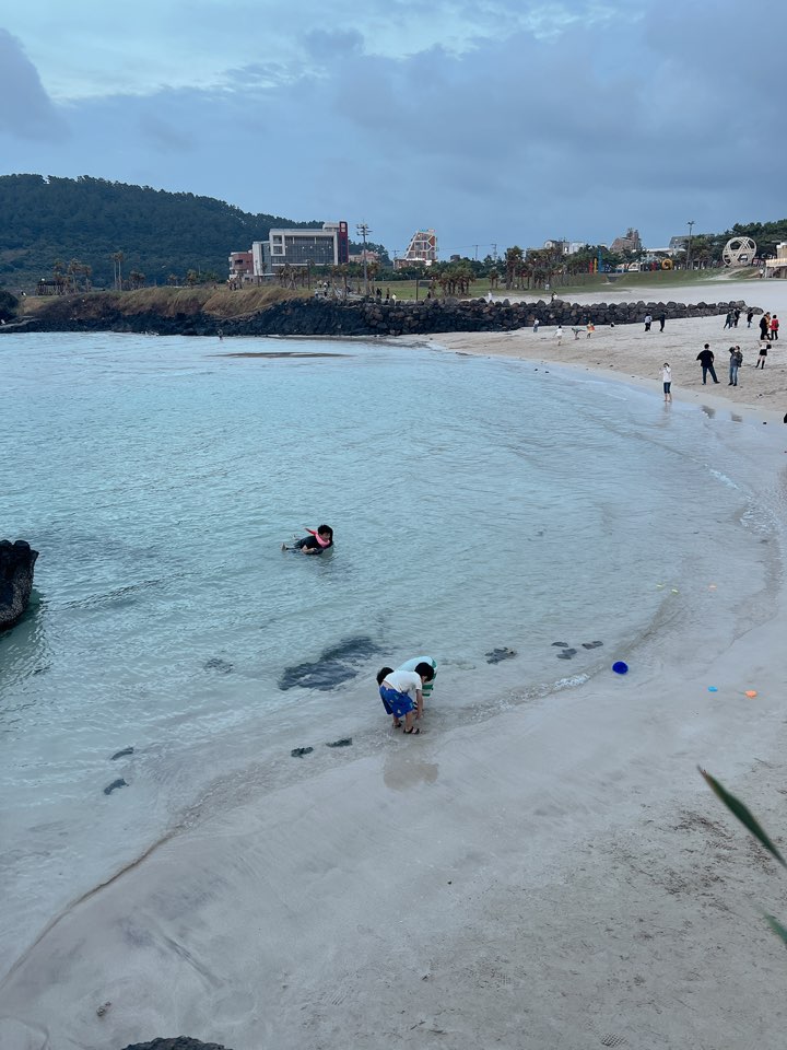 제주도 10월 11월 날씨 가볼만한 곳 항공권 렌트카 여행코스 준비물 기내반입 김포공항